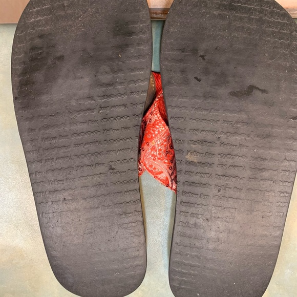 Yellow Box Black Fabric Sandals - Picture 4 of 4